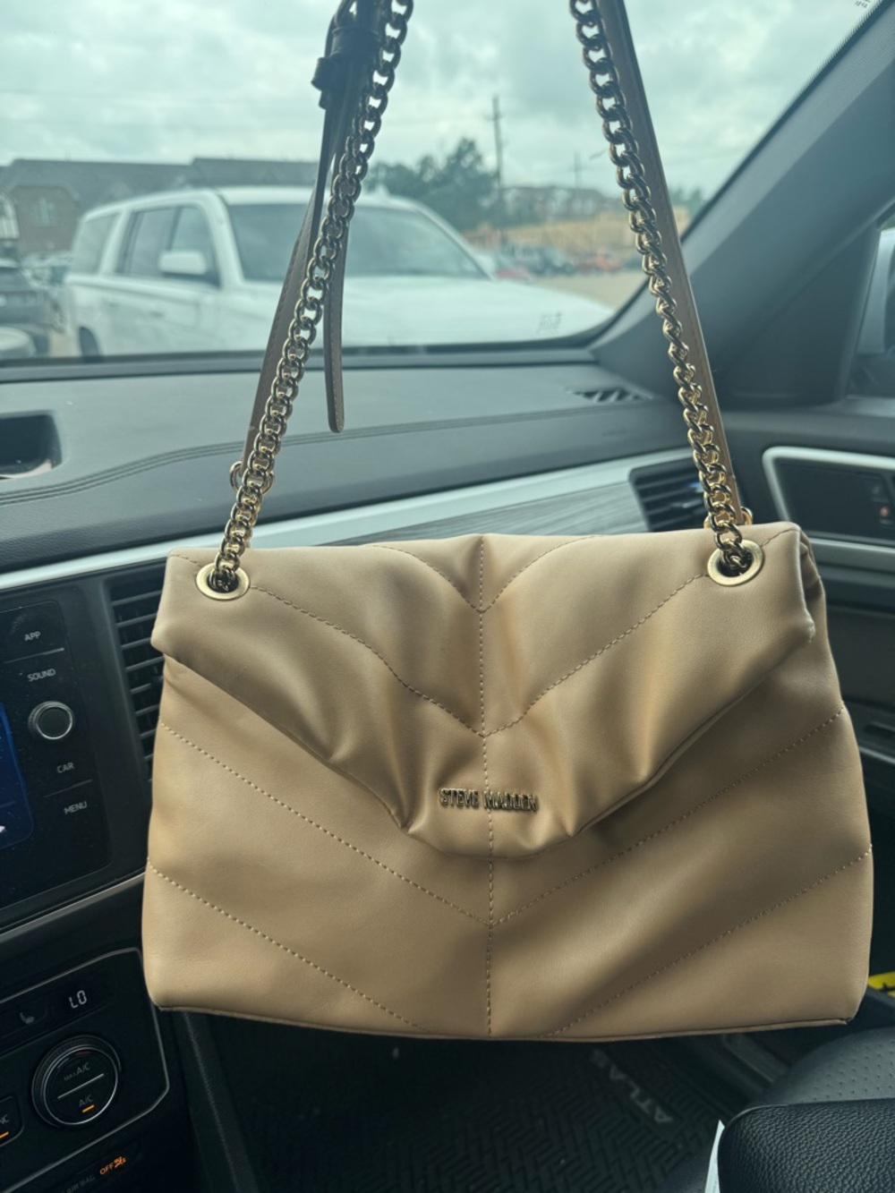 Steve Madden Beige Shoulder Bag with Gold Chain
